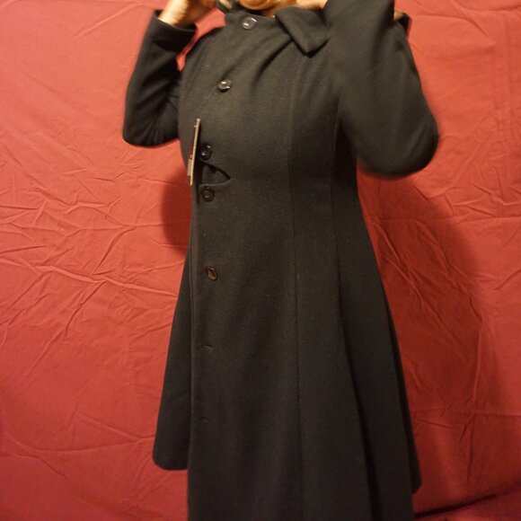 Black Fleece Coat, Size Medium - Picture 7 of 8